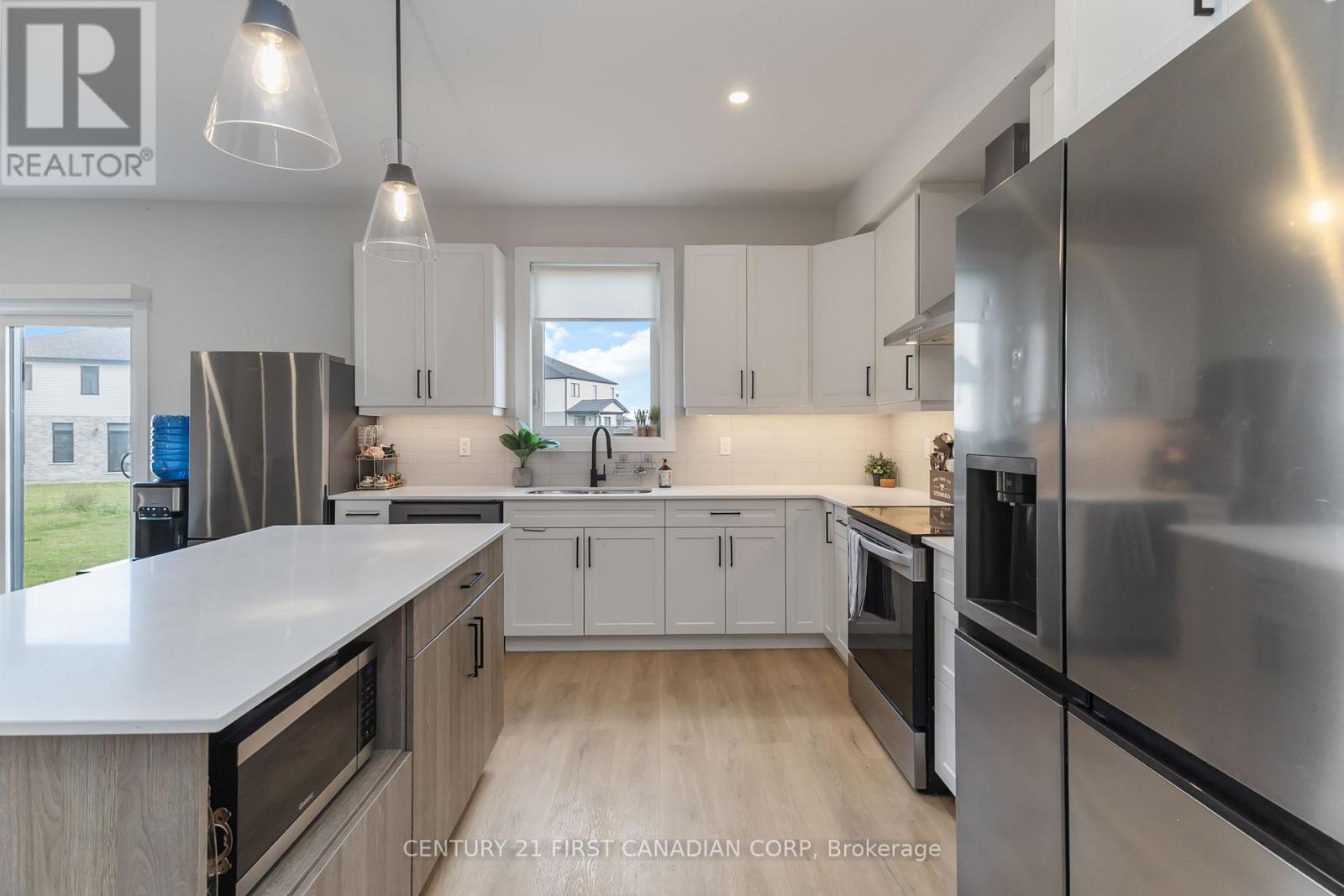 6707 Royal Magnolia Avenue, London South, Ontario  N6P 1H5 - Photo 13 - X12532078