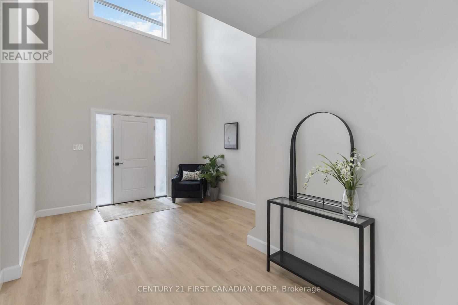 6707 Royal Magnolia Avenue, London South, Ontario  N6P 1H5 - Photo 2 - X12532078