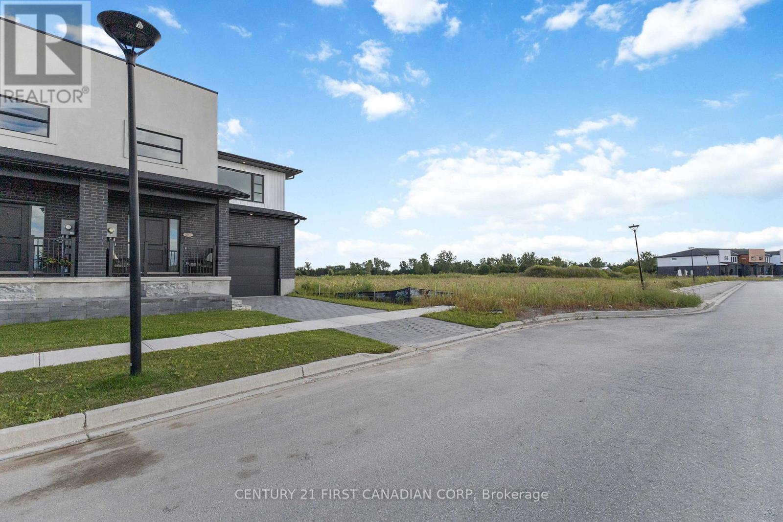 6707 Royal Magnolia Avenue, London South, Ontario  N6P 1H5 - Photo 28 - X12532078