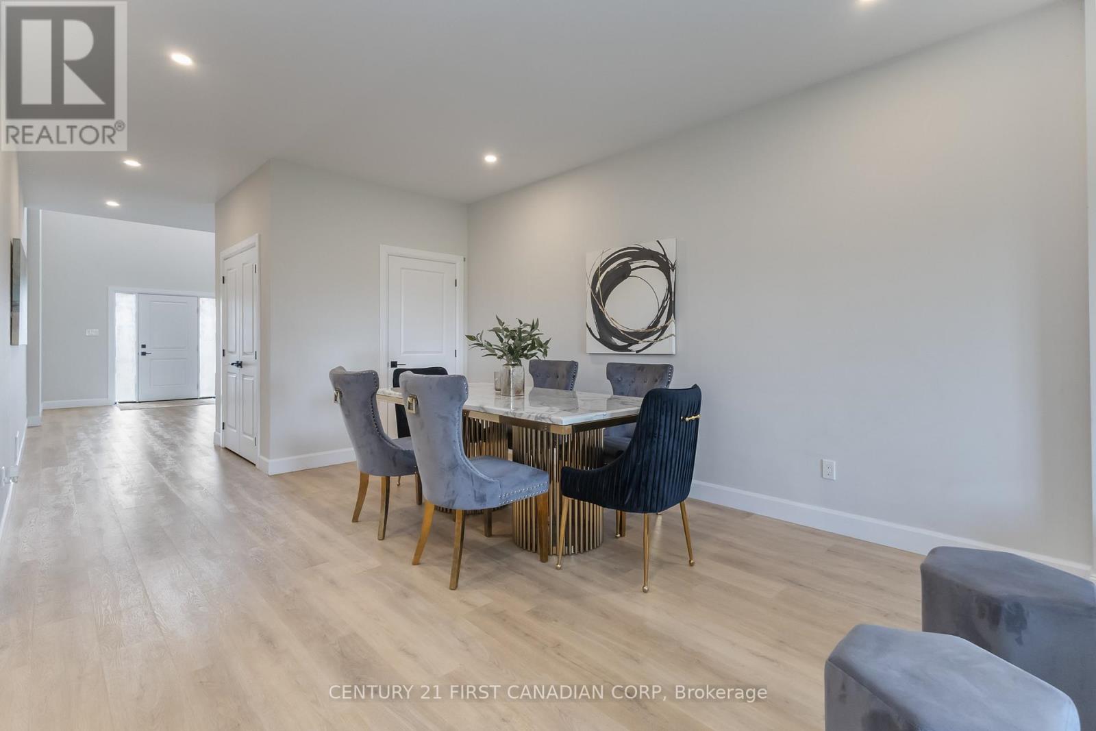 6707 Royal Magnolia Avenue, London South, Ontario  N6P 1H5 - Photo 7 - X12532078