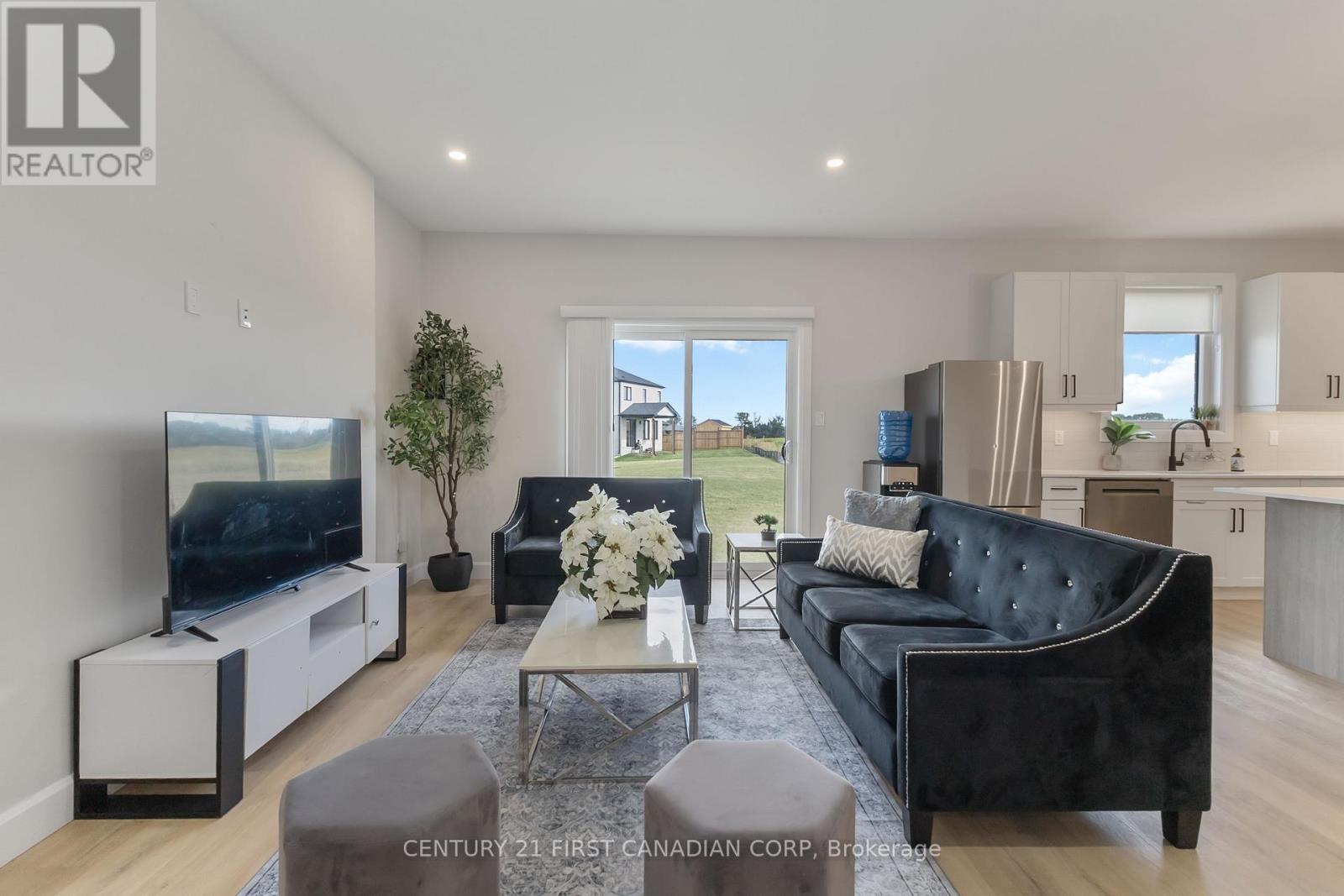 6707 Royal Magnolia Avenue, London South, Ontario  N6P 1H5 - Photo 8 - X12532078