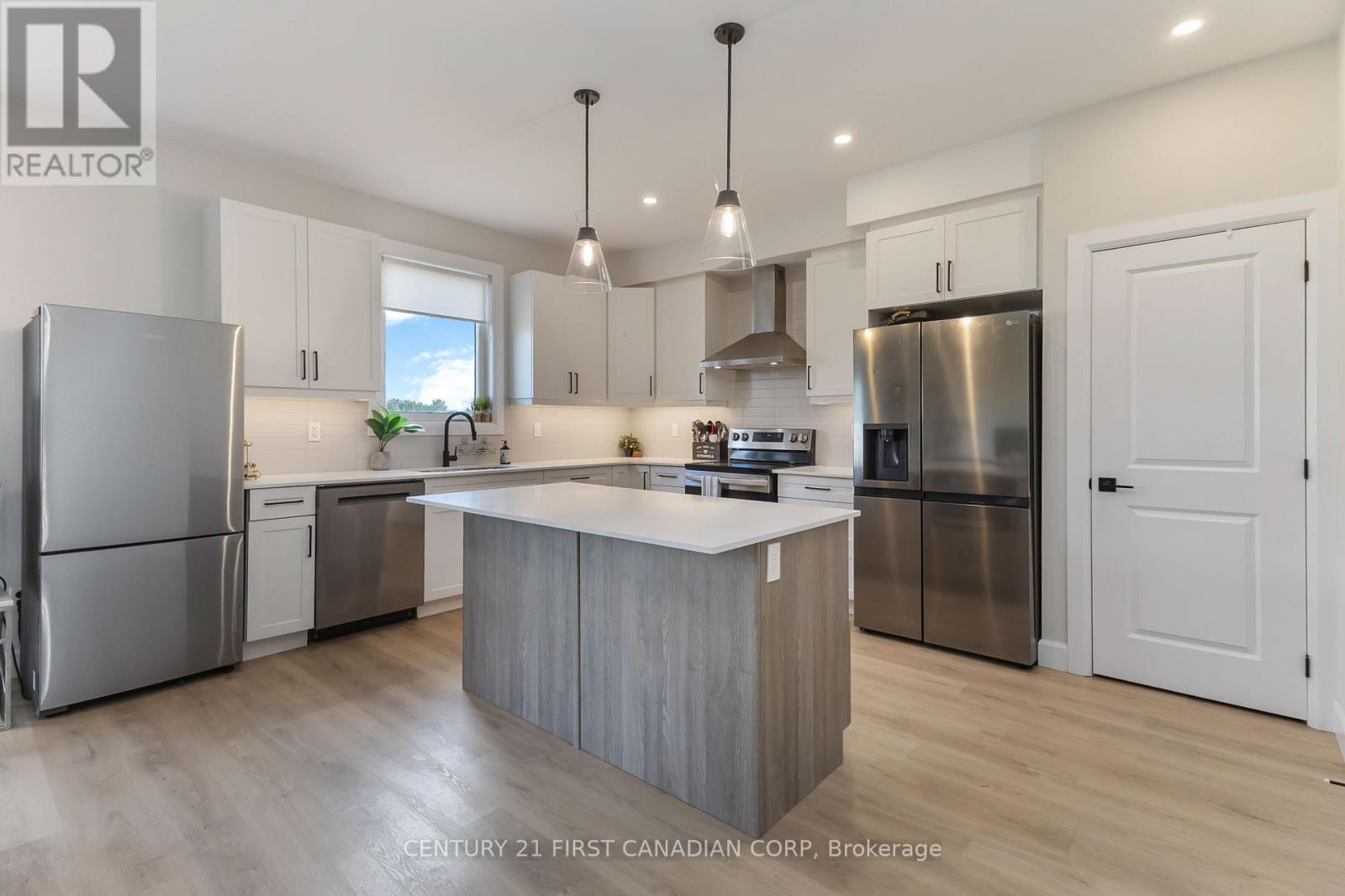 6707 Royal Magnolia Avenue, London South, Ontario  N6P 1H5 - Photo 9 - X12532078