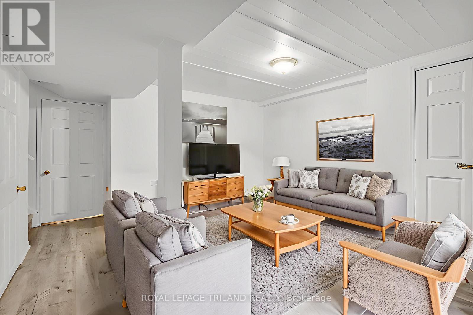 68 Four Oaks Crescent, London South, Ontario N6J 4B7 - Photo 22 - X12532082