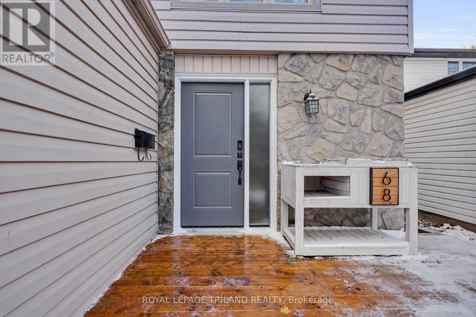 68 Four Oaks Crescent, London South, Ontario N6J 4B7 - Photo 3 - X12532082