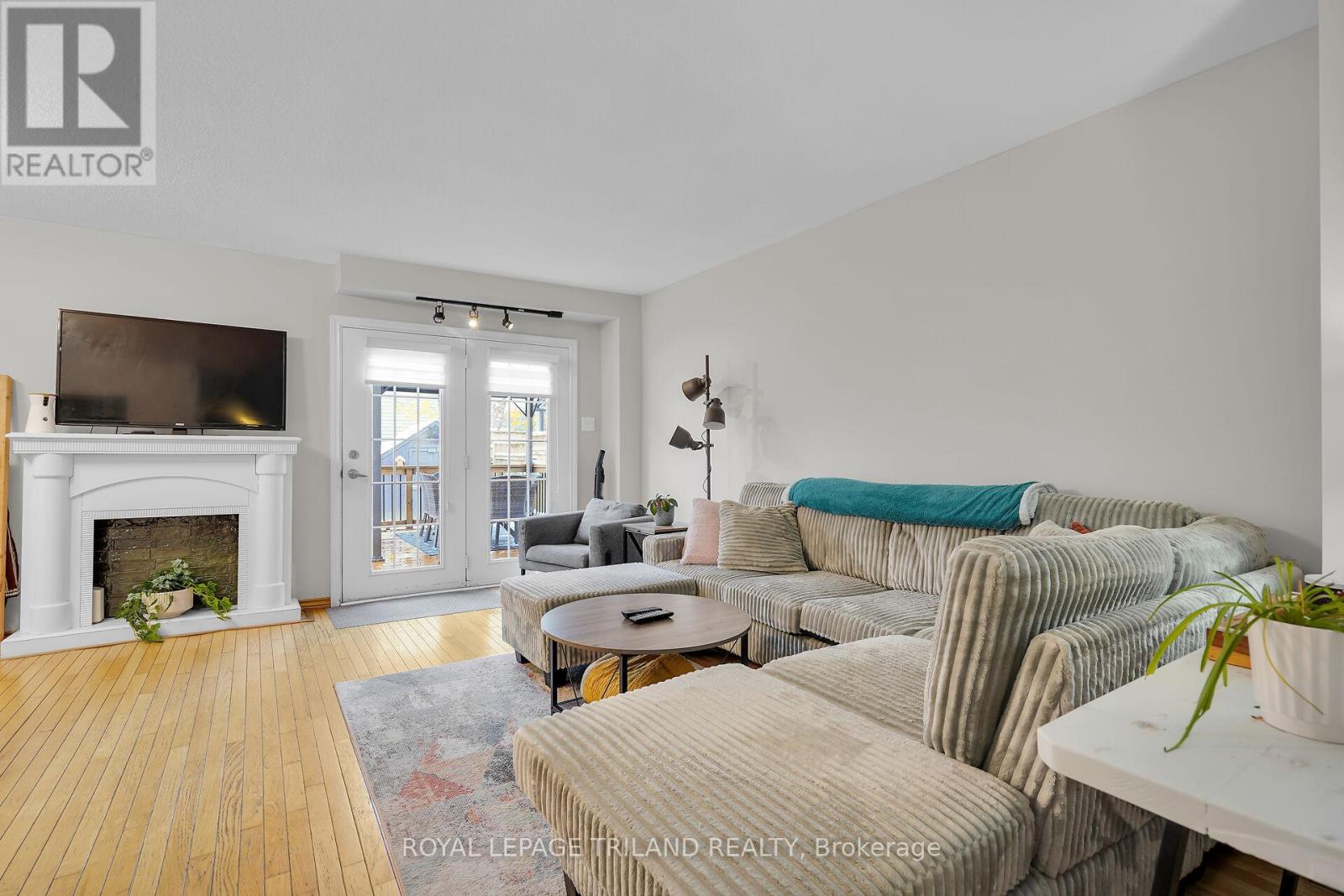 68 Four Oaks Crescent, London South, Ontario N6J 4B7 - Photo 6 - X12532082