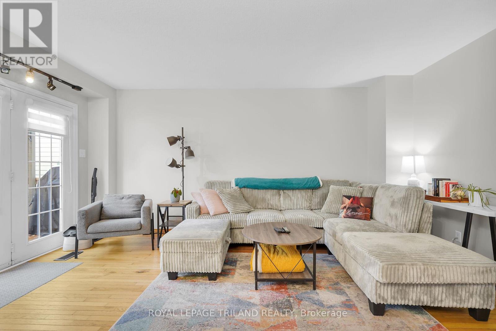 68 Four Oaks Crescent, London South, Ontario N6J 4B7 - Photo 7 - X12532082