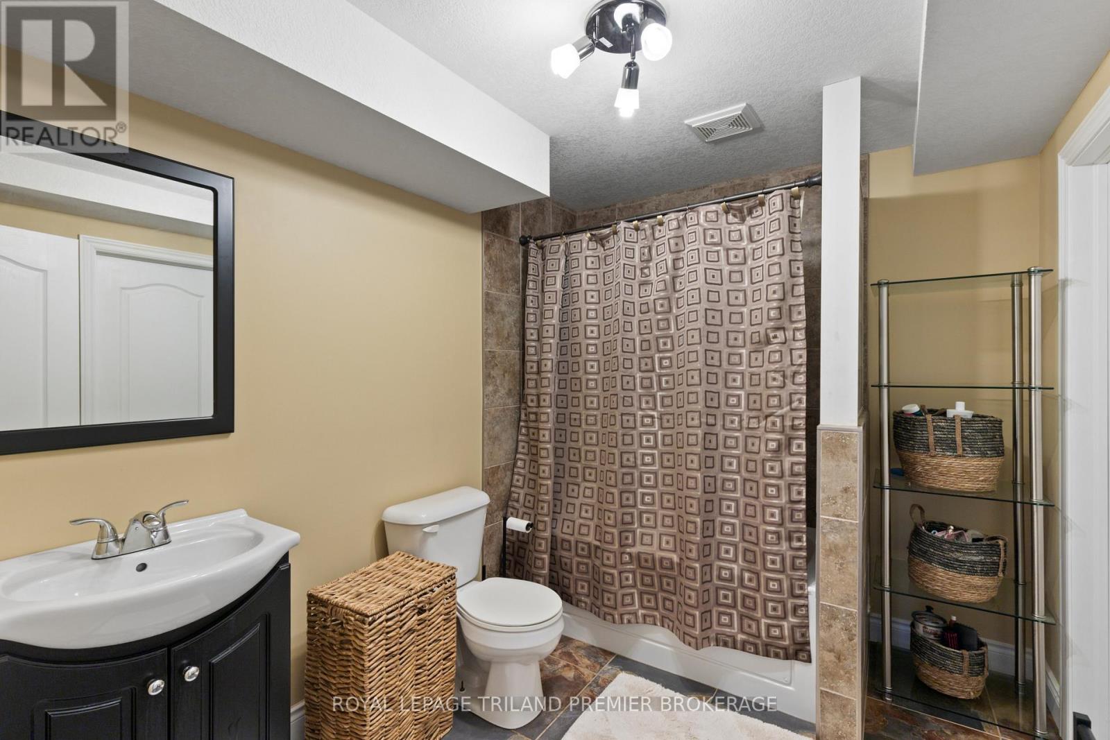 576 Garibaldi Avenue, London North, Ontario  N5X 4K2 - Photo 26 - X12532088