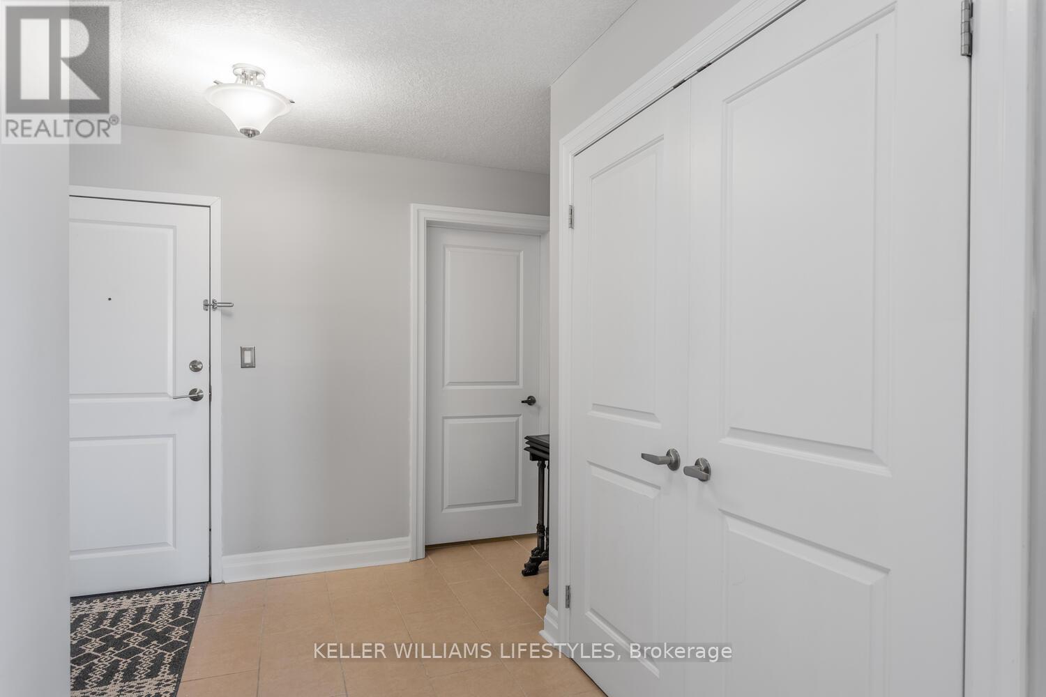 409 - 89 Ridout Street, London South, Ontario  N6C 3X2 - Photo 5 - X12532134