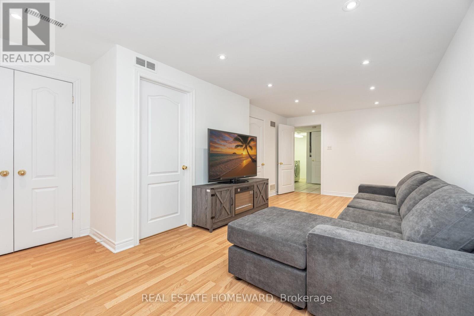 10 - 568 Tugwell Place, Newmarket, Ontario  L3Y 8S5 - Photo 29 - N12531840