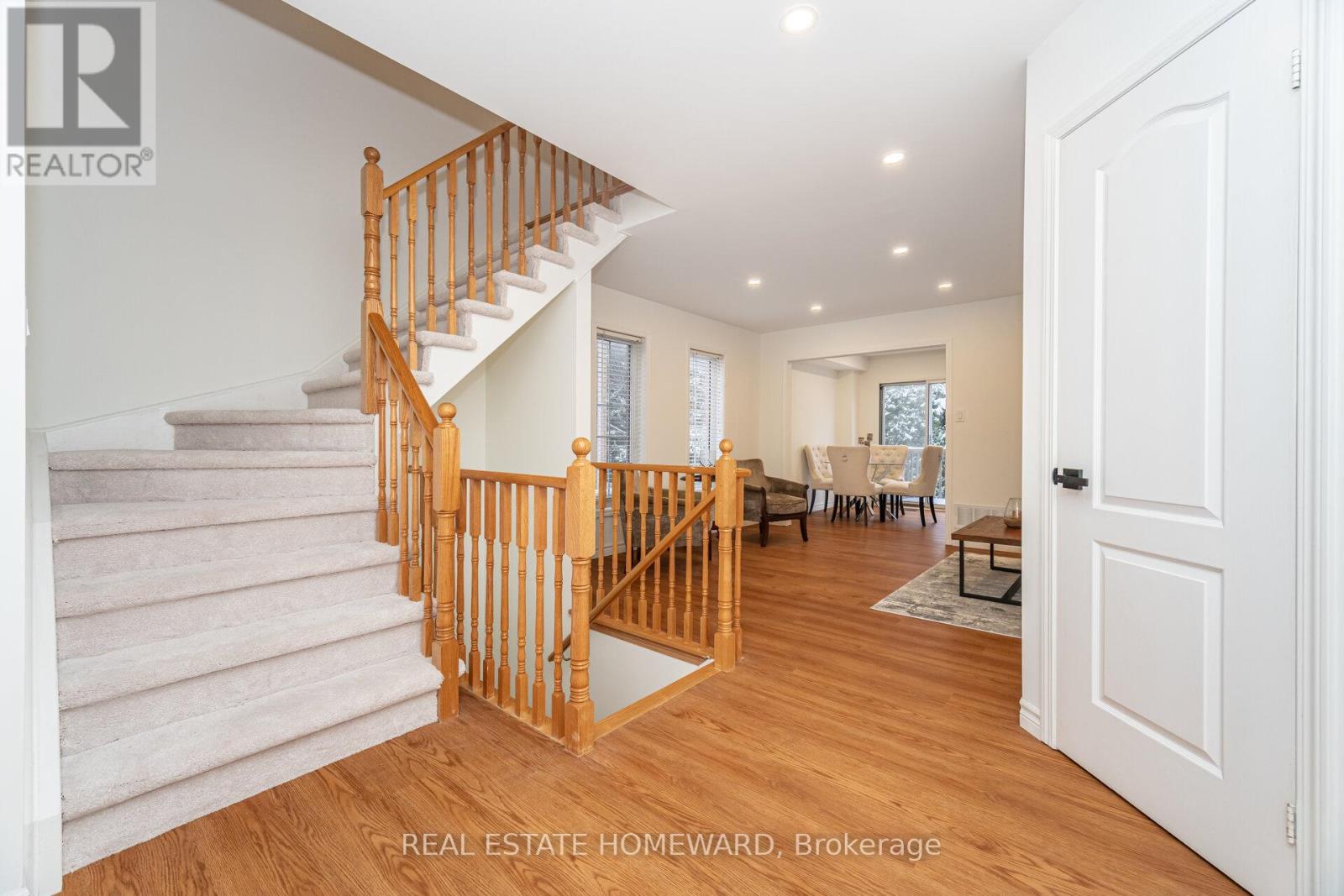 10 - 568 Tugwell Place, Newmarket, Ontario  L3Y 8S5 - Photo 4 - N12531840