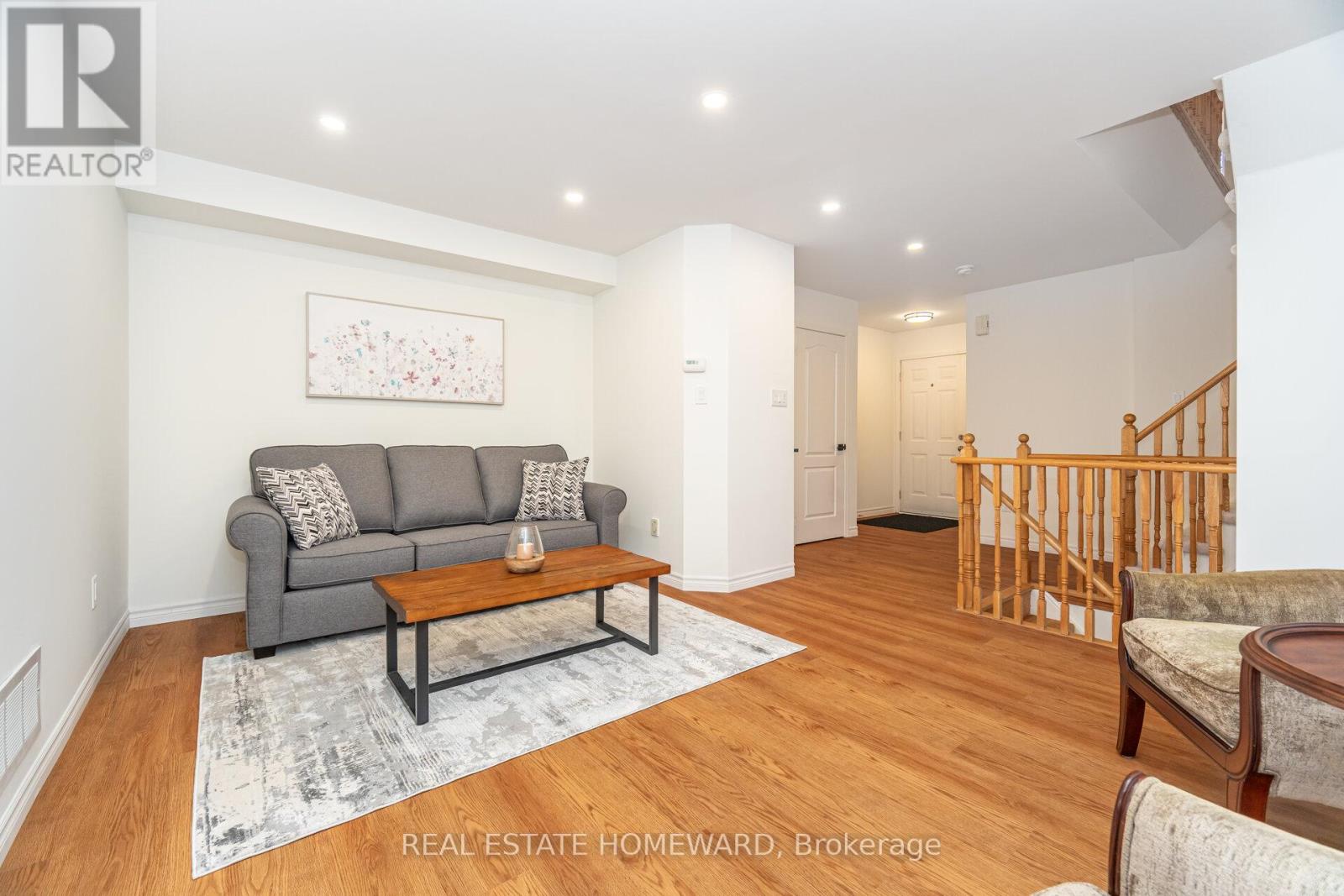 10 - 568 Tugwell Place, Newmarket, Ontario  L3Y 8S5 - Photo 5 - N12531840