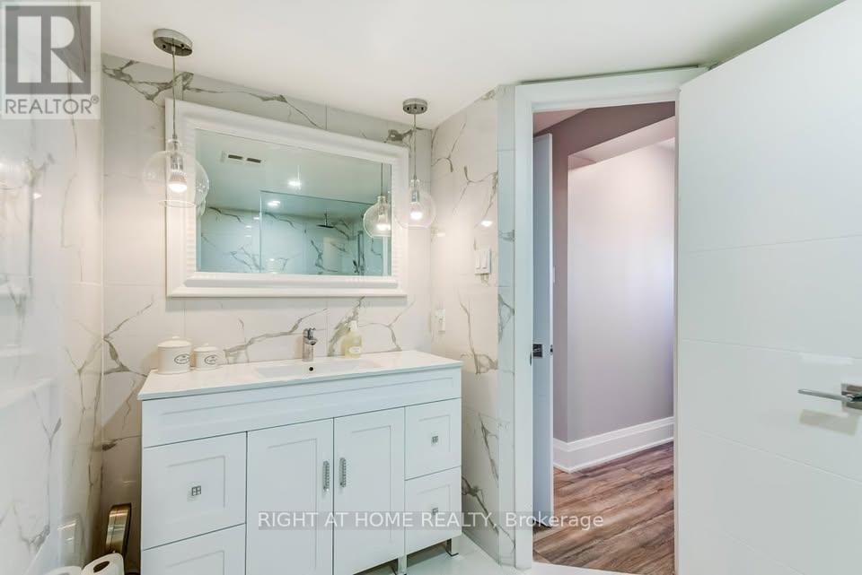 905 - 30 Harding Boulevard W, Richmond Hill, Ontario  L4C 1S8 - Photo 14 - N12531908