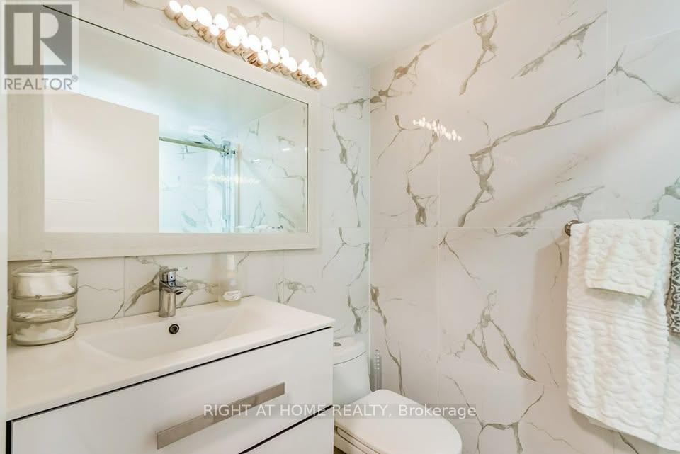 905 - 30 Harding Boulevard W, Richmond Hill, Ontario  L4C 1S8 - Photo 15 - N12531908