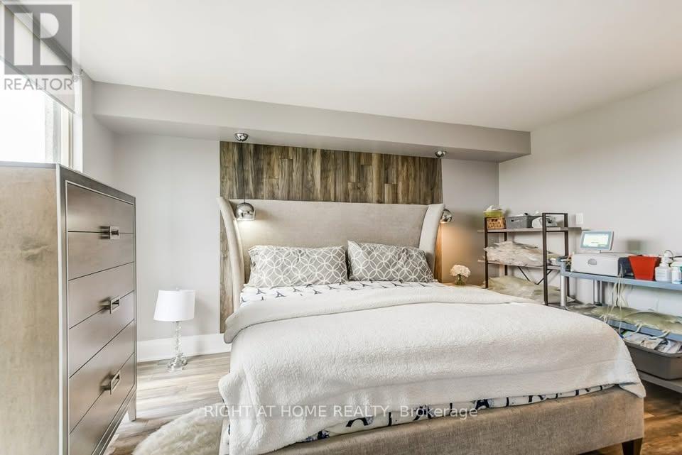 905 - 30 Harding Boulevard W, Richmond Hill, Ontario  L4C 1S8 - Photo 9 - N12531908