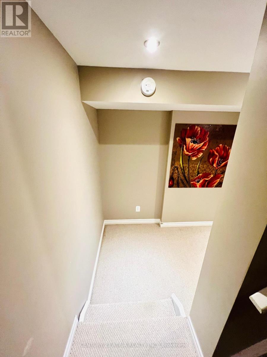 19 Bird Street, Barrie, Ontario  L4N 0X4 - Photo 10 - S12531862