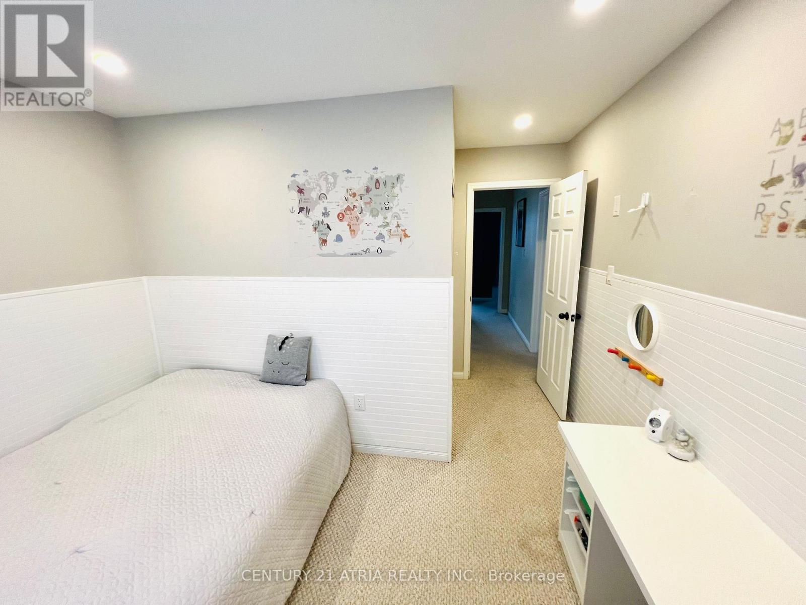 19 Bird Street, Barrie, Ontario  L4N 0X4 - Photo 13 - S12531862