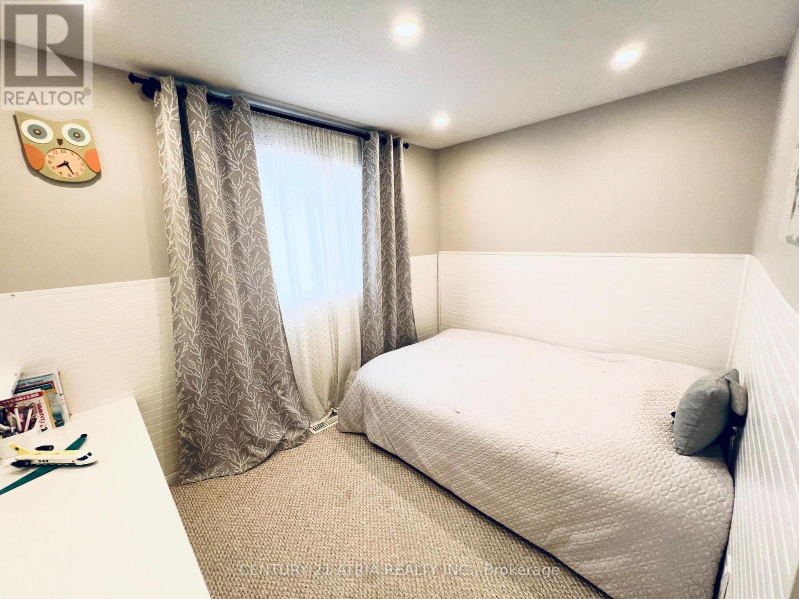 19 Bird Street, Barrie, Ontario  L4N 0X4 - Photo 16 - S12531862