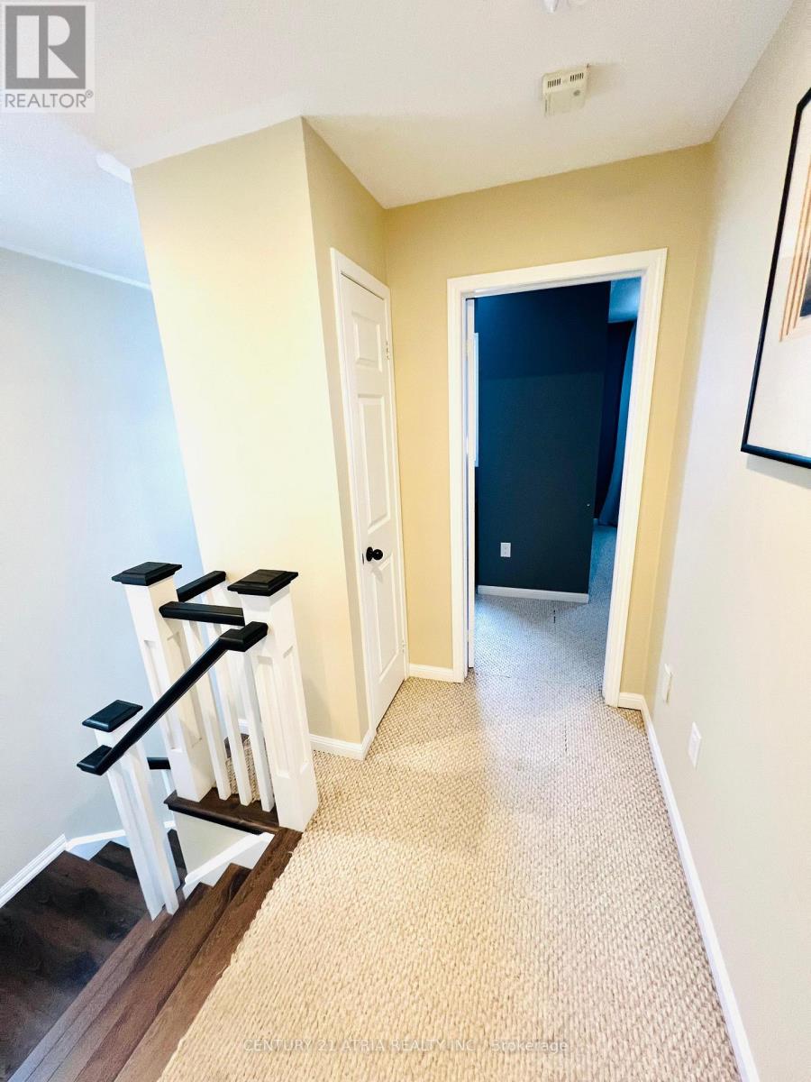 19 Bird Street, Barrie, Ontario  L4N 0X4 - Photo 8 - S12531862