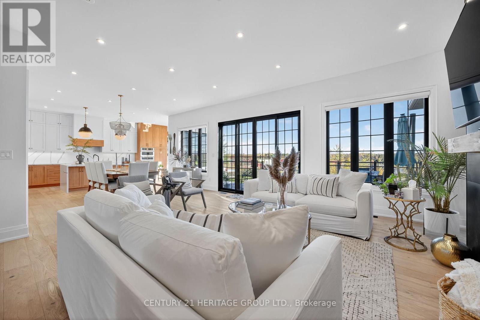 7 Caldwell Drive, Oro-Medonte, Ontario  L0L 2L0 - Photo 10 - S12531948