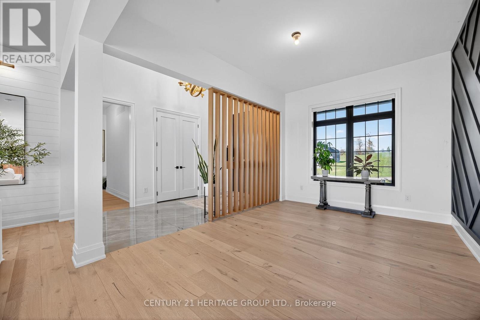 7 Caldwell Drive, Oro-Medonte, Ontario  L0L 2L0 - Photo 6 - S12531948