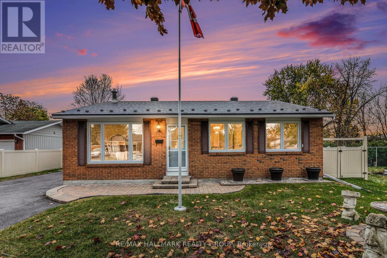 1366 METZ CRESCENT, Ottawa, Ontario