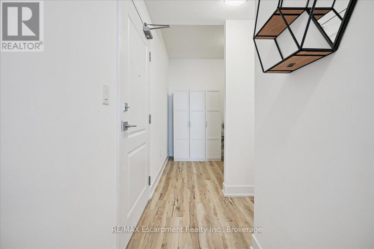 1101 - 450 Dundas Street E, Hamilton, Ontario  L8B 1Z2 - Photo 3 - X12531958