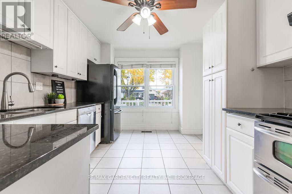 48 Morgan Drive, Haldimand, Ontario  N3W 1H7 - Photo 10 - X12532114