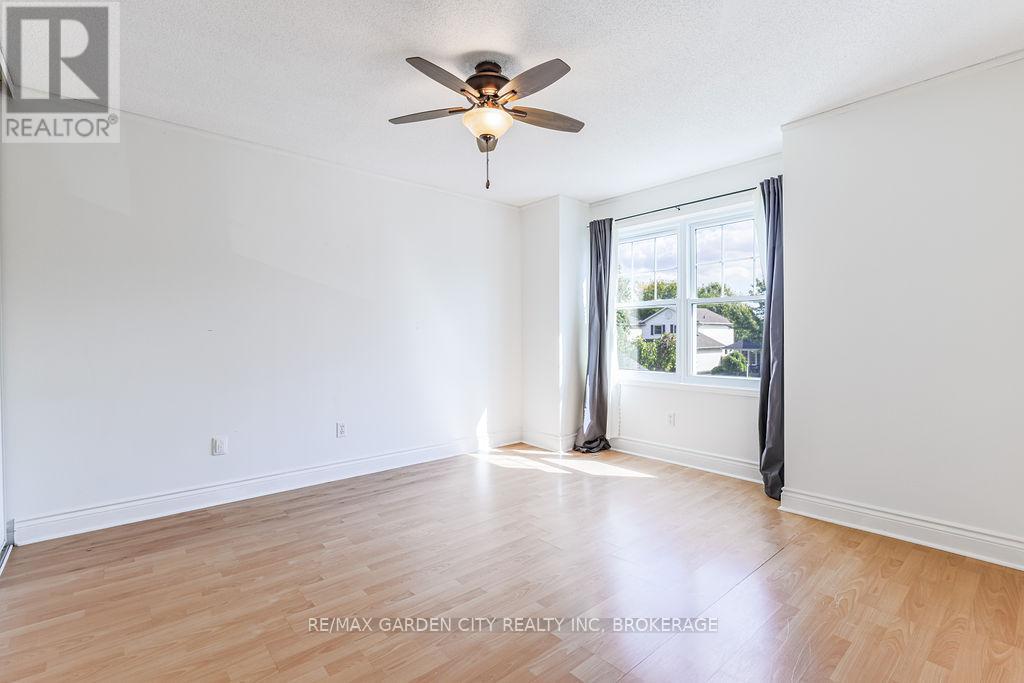 48 Morgan Drive, Haldimand, Ontario  N3W 1H7 - Photo 16 - X12532114