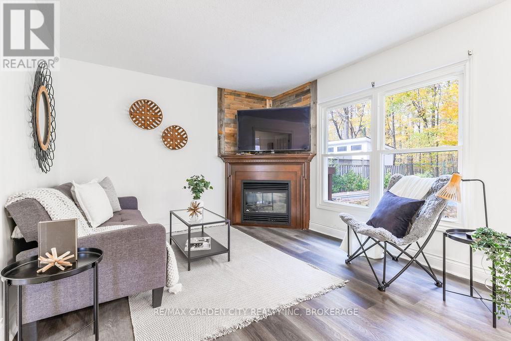 48 Morgan Drive, Haldimand, Ontario  N3W 1H7 - Photo 2 - X12532114