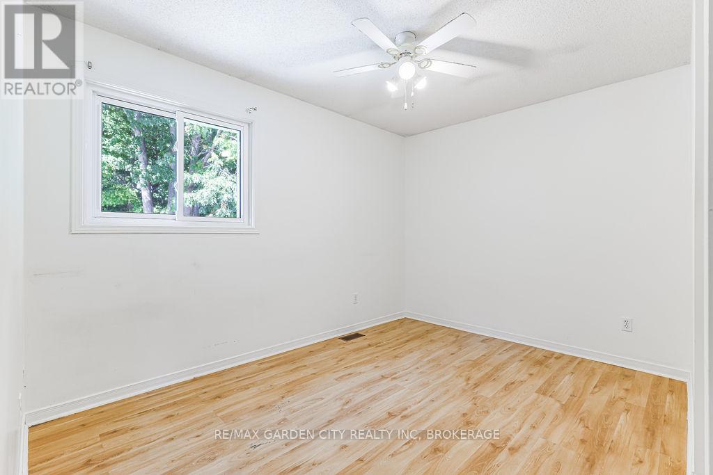 48 Morgan Drive, Haldimand, Ontario  N3W 1H7 - Photo 21 - X12532114