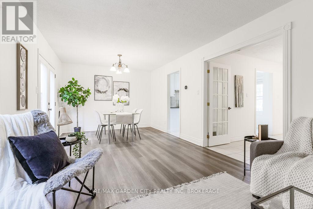 48 Morgan Drive, Haldimand, Ontario  N3W 1H7 - Photo 5 - X12532114