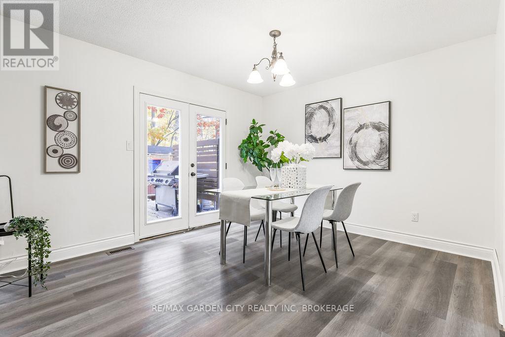 48 Morgan Drive, Haldimand, Ontario  N3W 1H7 - Photo 6 - X12532114