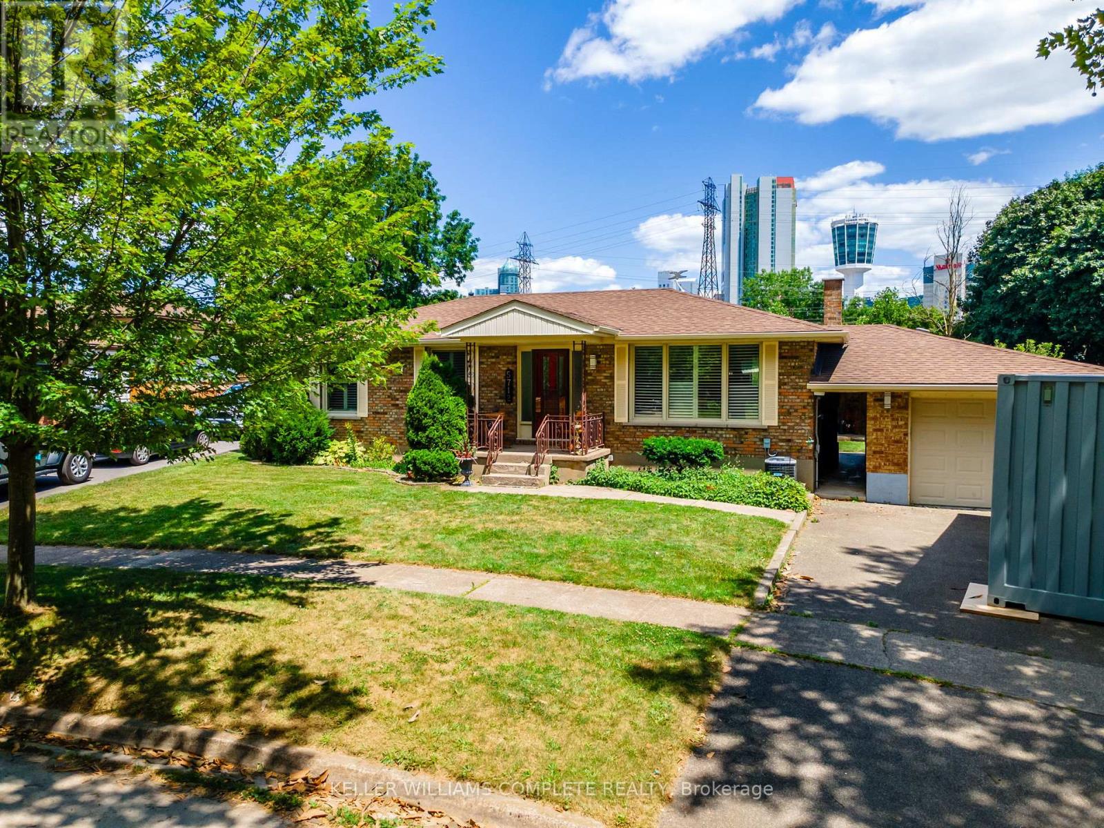 5712 Sunnylea Crescent, Niagara Falls, Ontario  L2G 2R9 - Photo 2 - X12532116