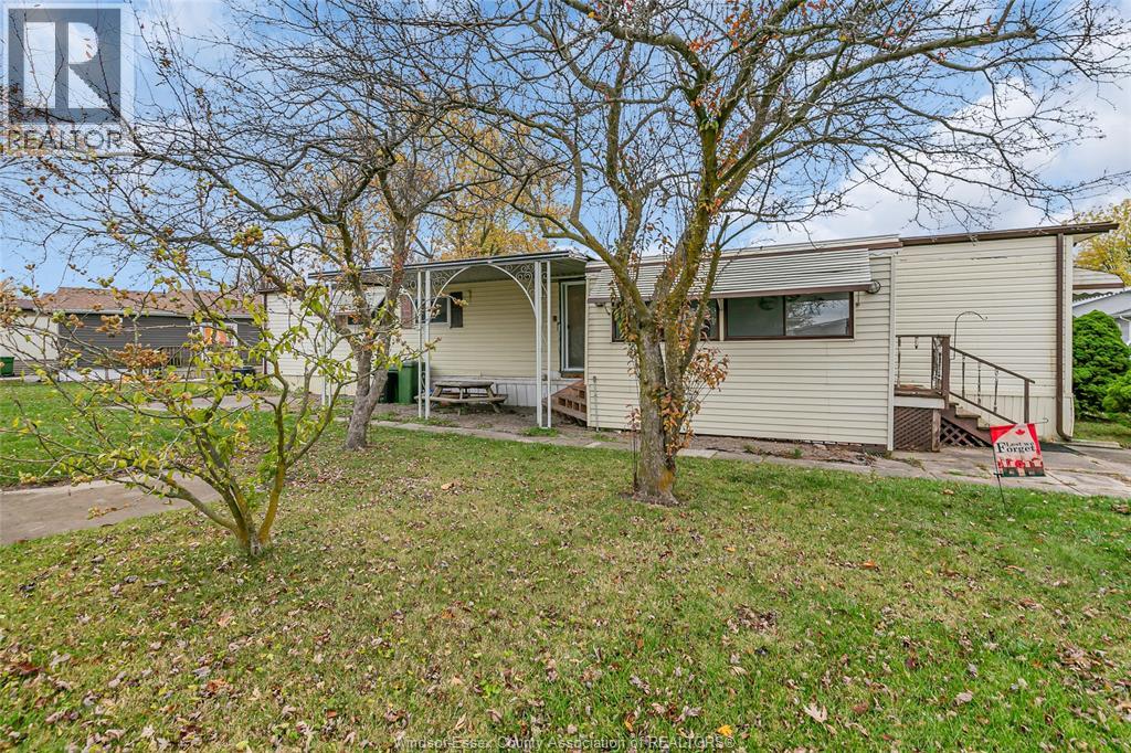 368 Regent, Essex, Ontario  N8M 2Z2 - Photo 2 - 25028533