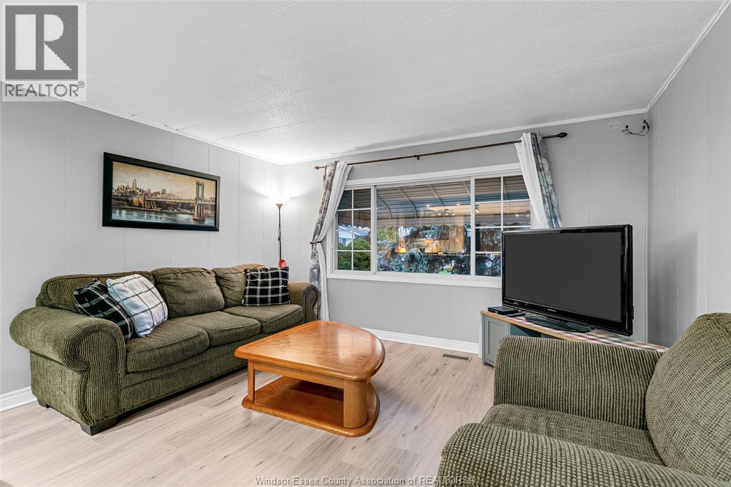 368 Regent, Essex, Ontario  N8M 2Z2 - Photo 6 - 25028533