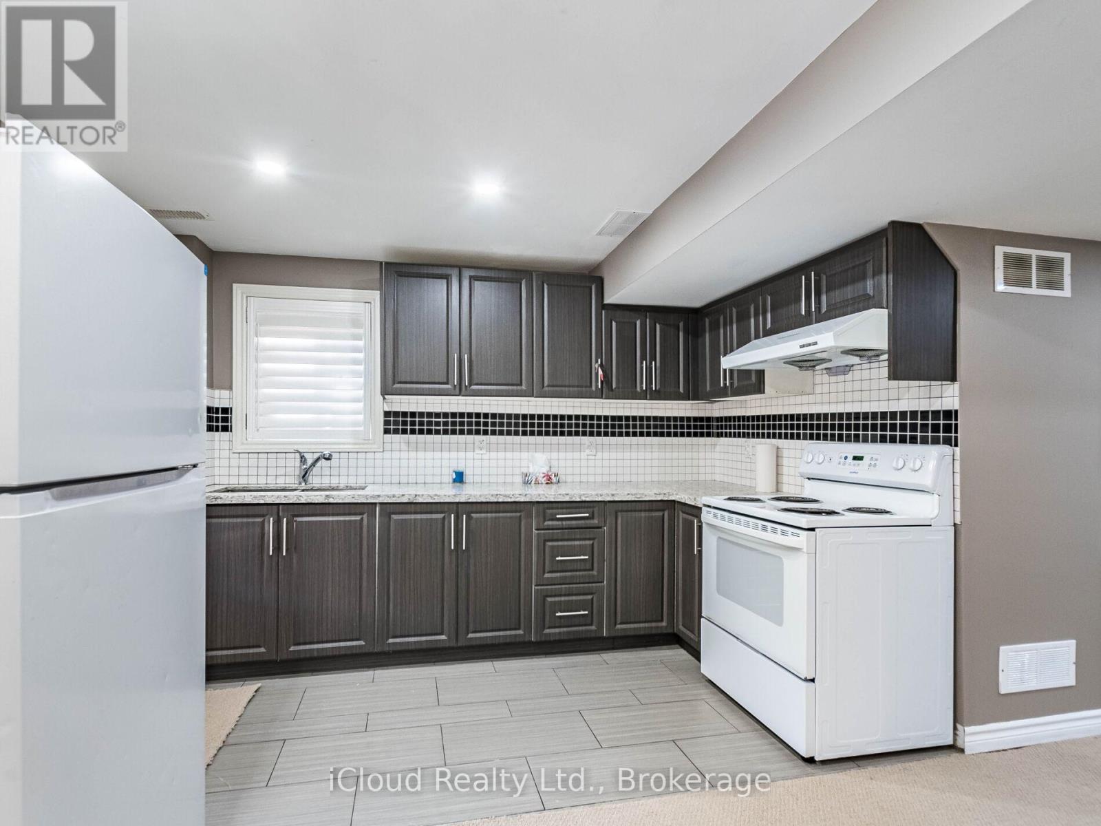 15 Sea Lion Road, Brampton, Ontario  L6V 4P8 - Photo 24 - W12531864