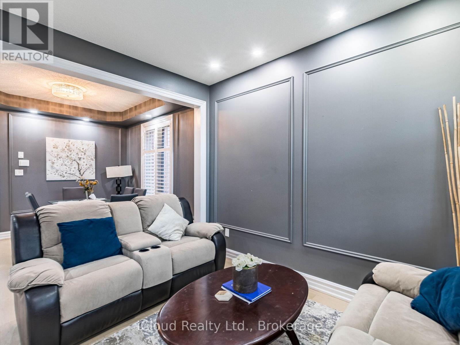 15 Sea Lion Road, Brampton, Ontario  L6V 4P8 - Photo 5 - W12531864