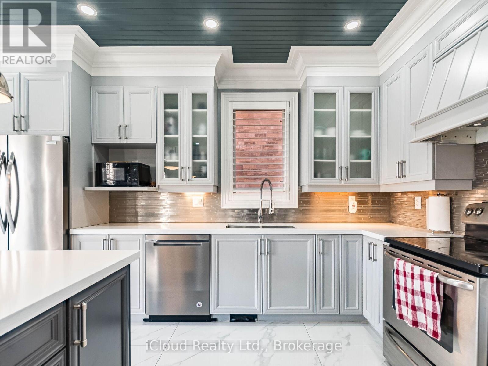 15 Sea Lion Road, Brampton, Ontario  L6V 4P8 - Photo 9 - W12531864