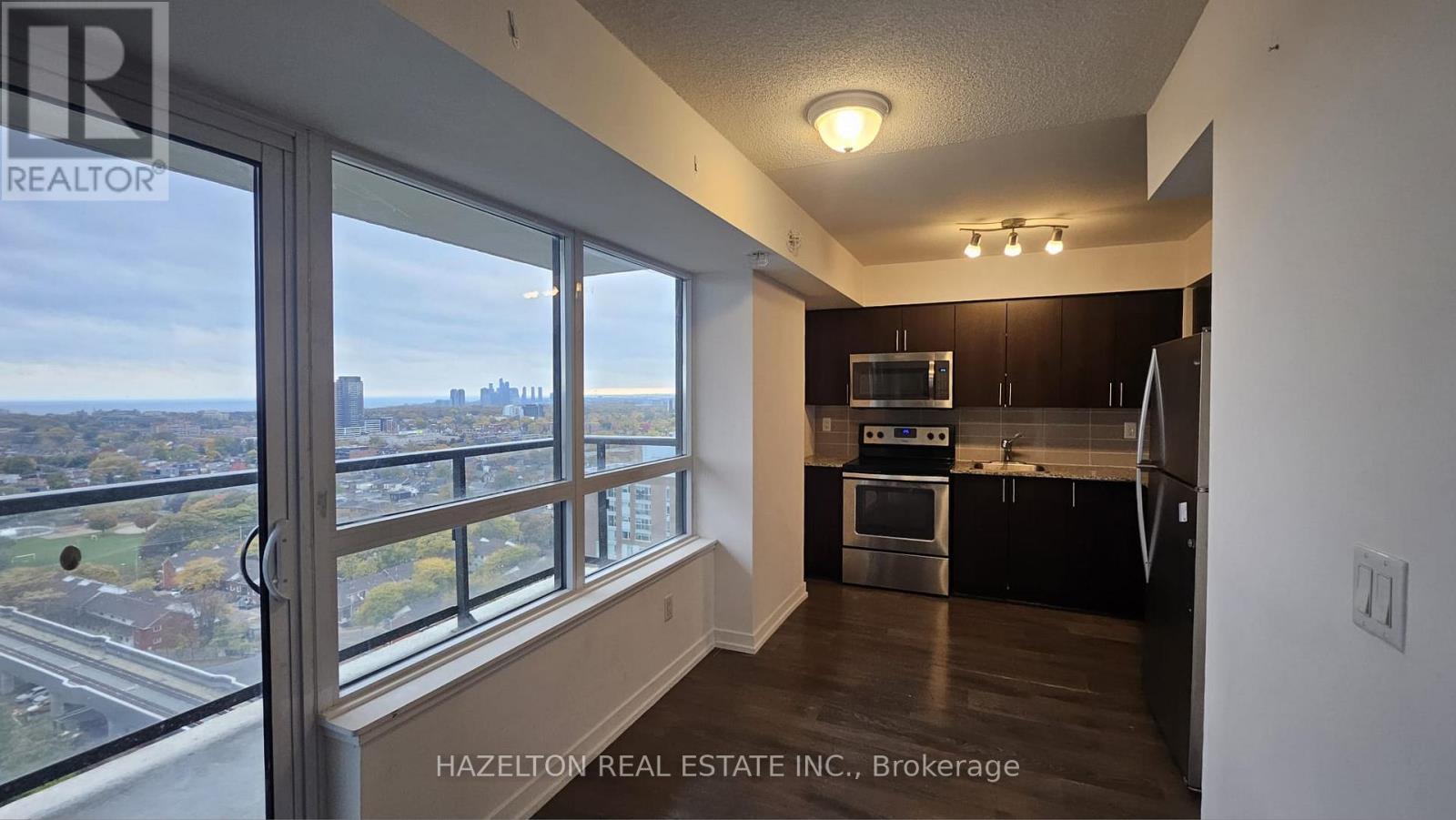 2203 - 1420 Dupont Street, Toronto, Ontario  M6H 0C2 - Photo 8 - W12531872