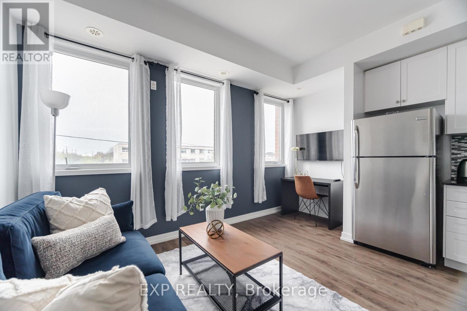 2a - 867 Wilson Avenue, Toronto, Ontario  M3K 0A4 - Photo 4 - W12531880