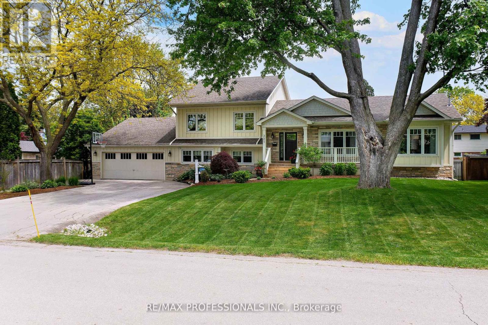 321 WENDY LANE, Oakville, Ontario