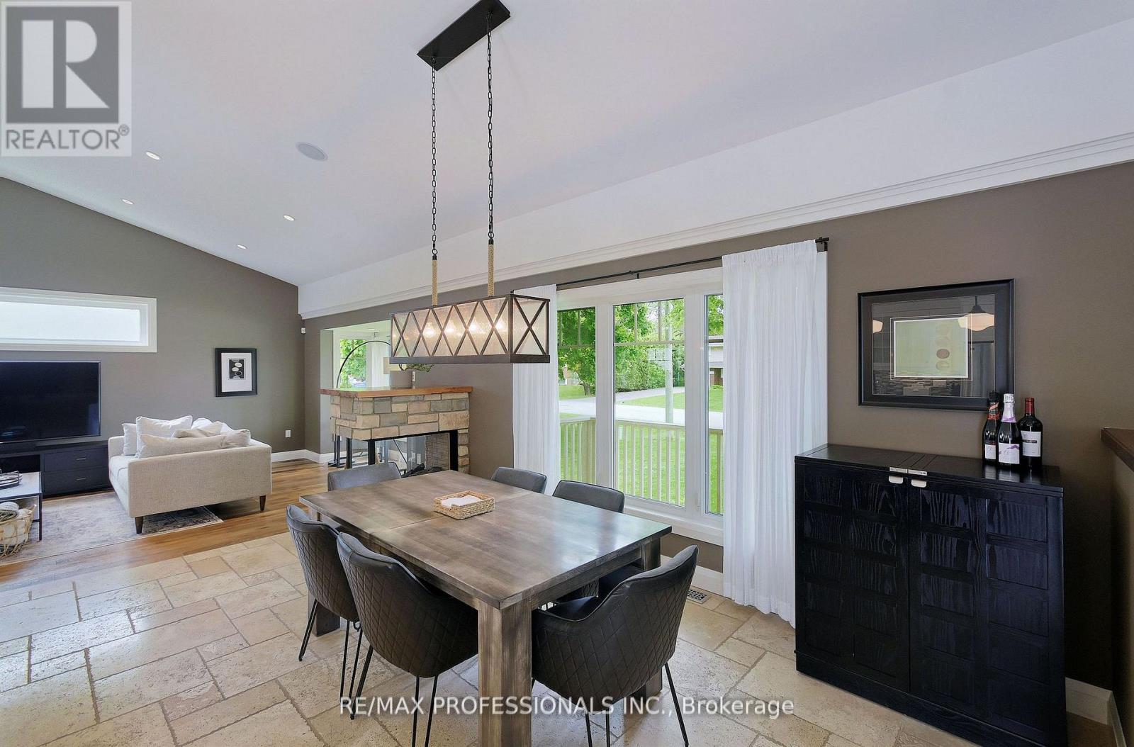 321 Wendy Lane, Oakville, Ontario  L6L 4P9 - Photo 11 - W12531914