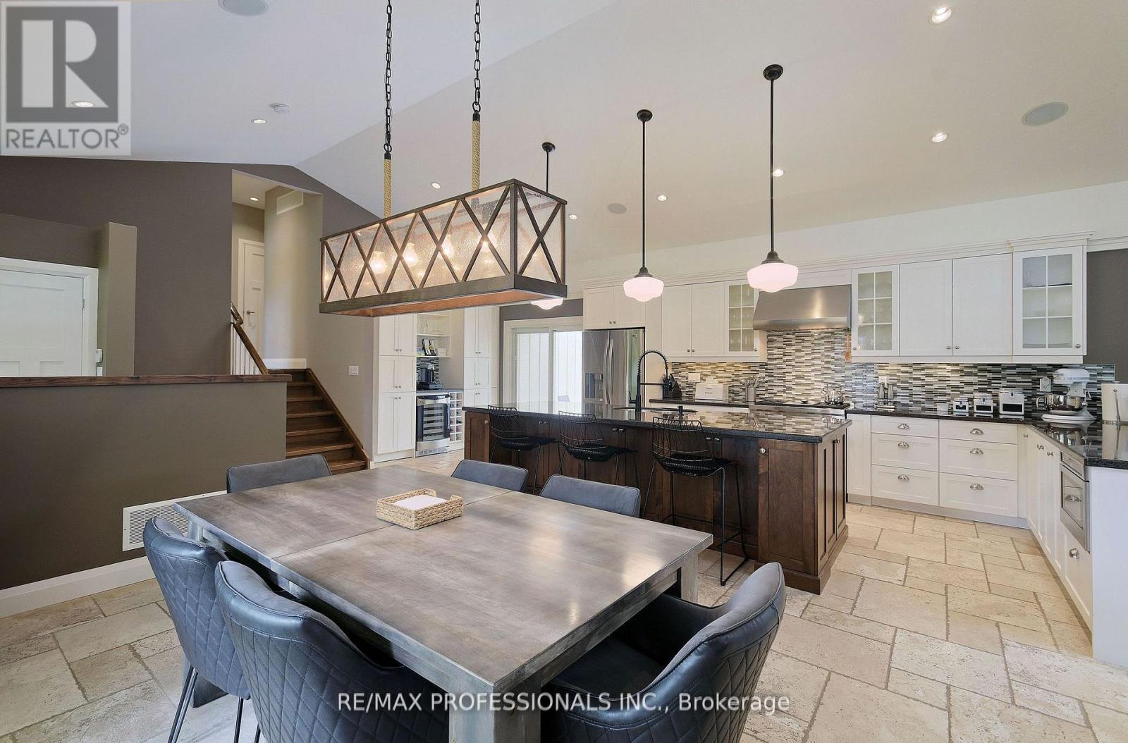 321 Wendy Lane, Oakville, Ontario  L6L 4P9 - Photo 12 - W12531914