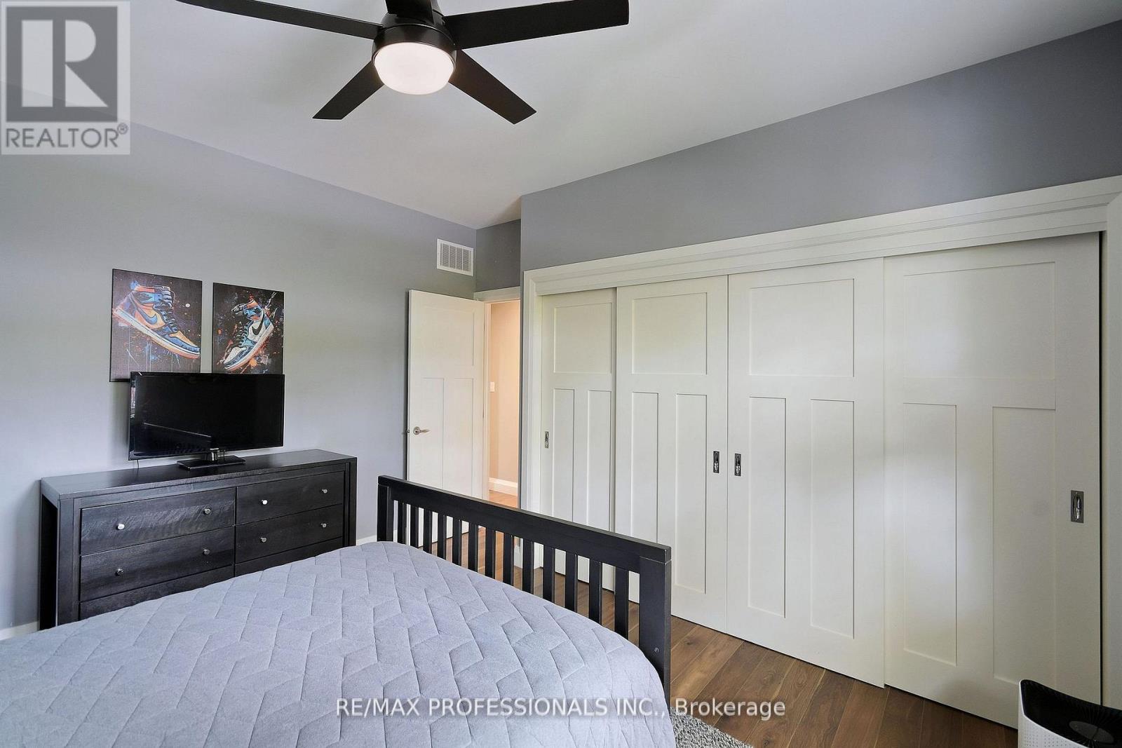 321 Wendy Lane, Oakville, Ontario  L6L 4P9 - Photo 18 - W12531914