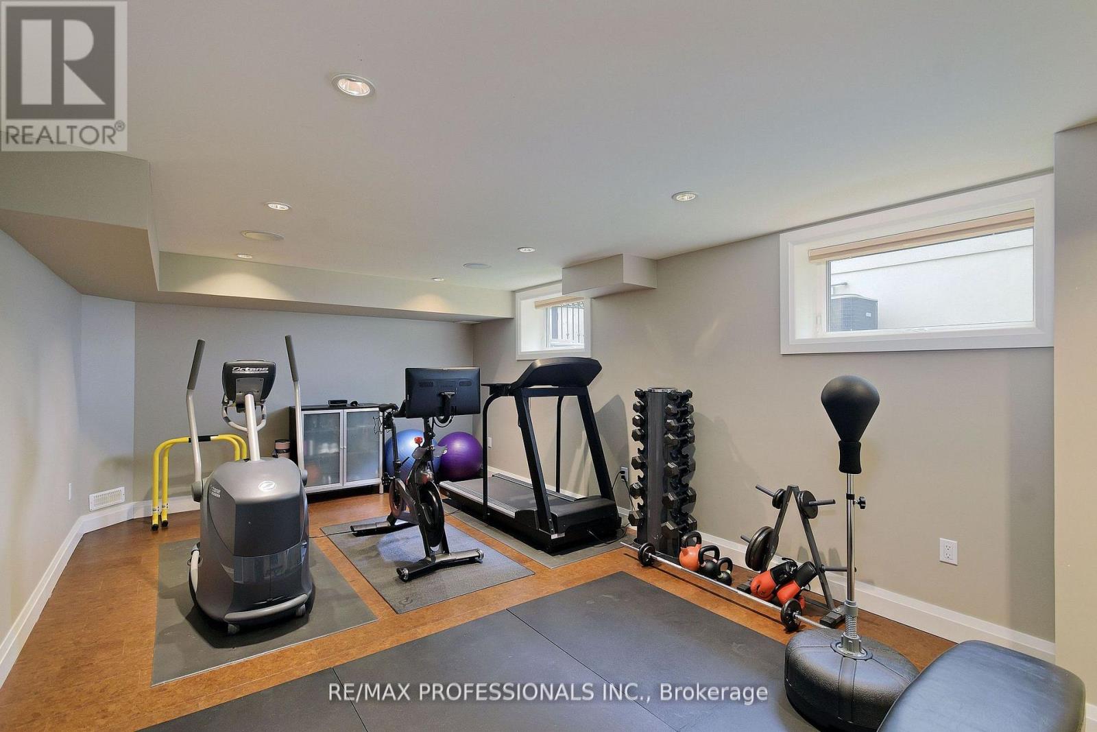 321 Wendy Lane, Oakville, Ontario  L6L 4P9 - Photo 26 - W12531914