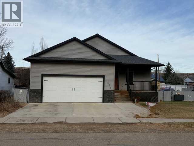 656 Hunter Drive, Drumheller, Alberta  T0J 0Y0 - Photo 1 - A2265600
