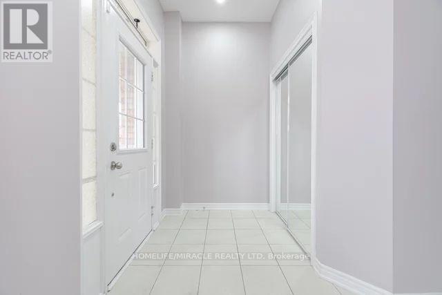 93 Kempenfelt Trail, Brampton, Ontario  L7A 0Z9 - Photo 4 - W12531926