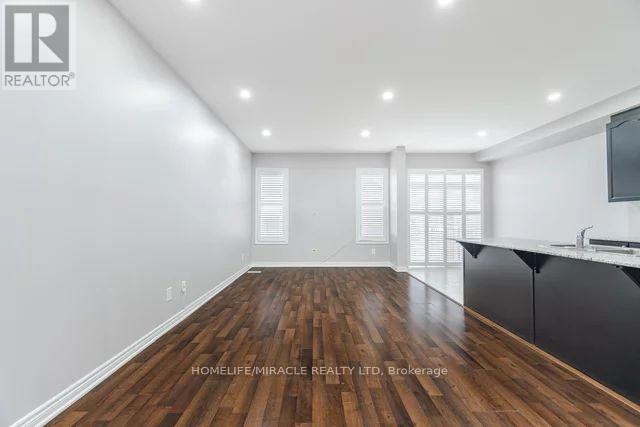 93 Kempenfelt Trail, Brampton, Ontario  L7A 0Z9 - Photo 6 - W12531926