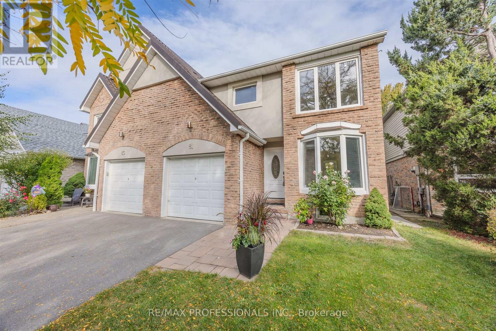 81 MILLSBOROUGH CRESCENT, Toronto, Ontario