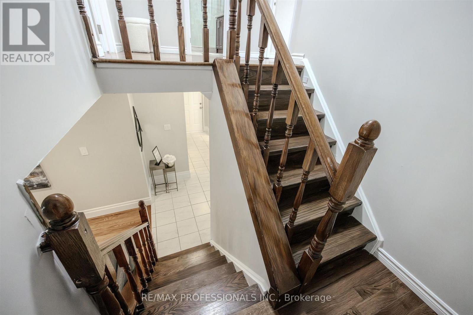 81 Millsborough Crescent, Toronto, Ontario  M9C 5E7 - Photo 16 - W12531938